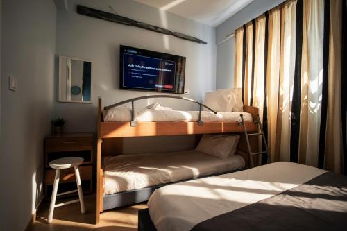 The Royal Victoria-5BR-30meter to metro-AC-Netflix