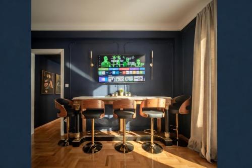 The Royal Victoria-5BR-30meter to metro-AC-Netflix