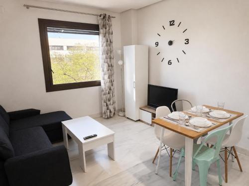 Fibes Stay Sevilla-incluido Parking y Piscina temporada