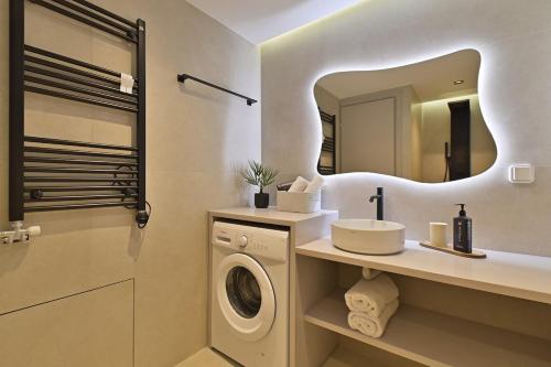 Luxury Duplex Apartment - Apollo