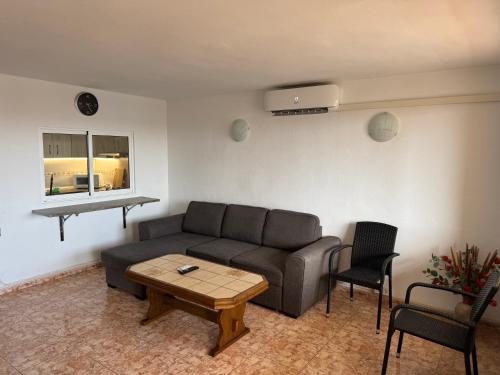 Club del Mar 13-18