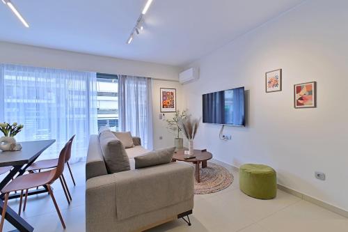 Bright And Elegant Apartment - Lotis