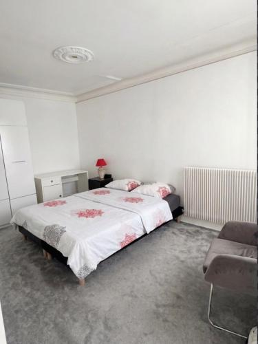 Eiffel Tower - Elegant 2 BR