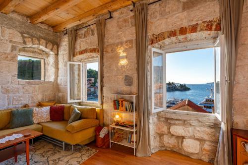 Ismaelli Palace Sunset Suite