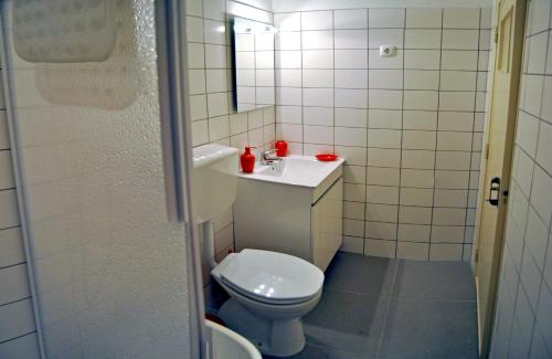 Tagus Host - 40308AL- 44211AL tesisinde bir banyo
