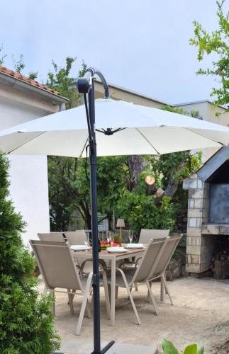 2Olives Entire Holiday House