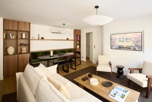 An Incredible 3-Bed 3-Bath at the Trocadéro - Eiffel Tower