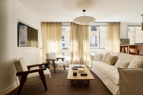 An Incredible 3-Bed 3-Bath at the Trocadéro - Eiffel Tower
