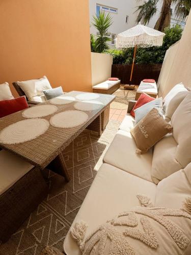 Charmant T2 proche port ! Terrasse plancha wifi !