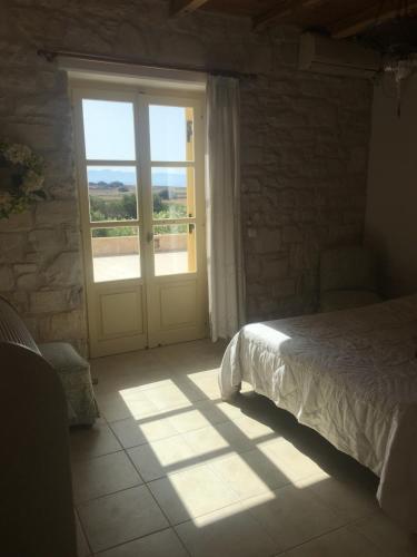 Filizi-Naousa Cycladic House