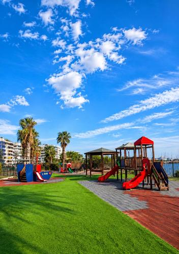 Riviera Seaside Smart Suite