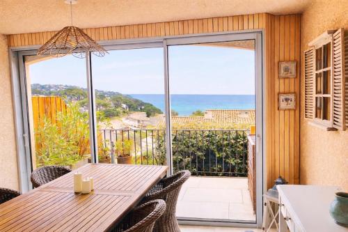 Vue mer - piscine - plage à 5 minutes - parking - 2 chambres