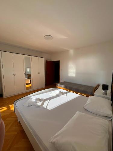 Apartment Ana Skale