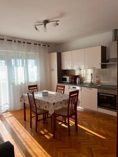 Apartment Ana Skale
