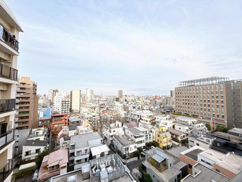 5 min walk to Ikebukuro Sta, JR Yamanote Line, Elevator, 池袋站步行5分, JR山手线, 有电梯