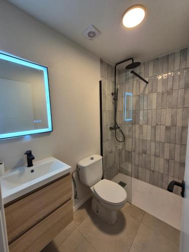 Spacious 4 bedroom townhouse with terraces and garage