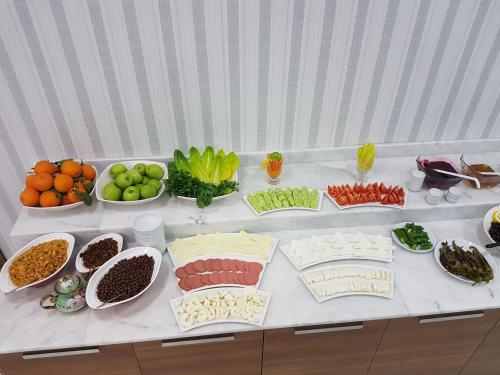 Makanan di atau berdekatan hotel
