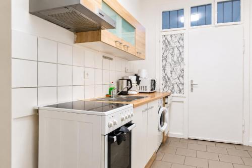 Spacious 2BR Apt with Ideal Location For Long Stay