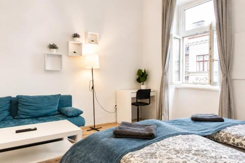 Spacious 2BR Apt with Ideal Location For Long Stay