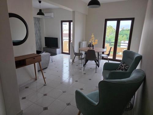 Chania Center Premium Penthouse - Terrace & Free Parking, Sleeps 4