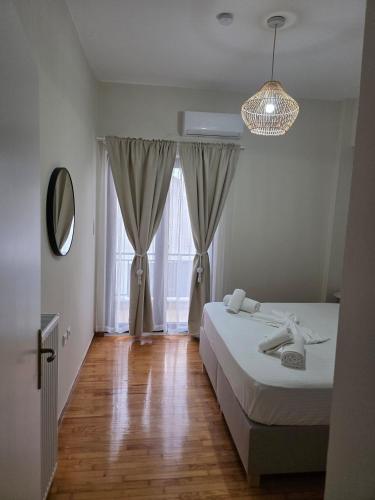 Chania Center Premium Penthouse - Terrace & Free Parking, Sleeps 4