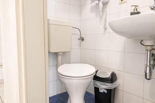 Stylish 2BR, Perfect Location & Well Connected