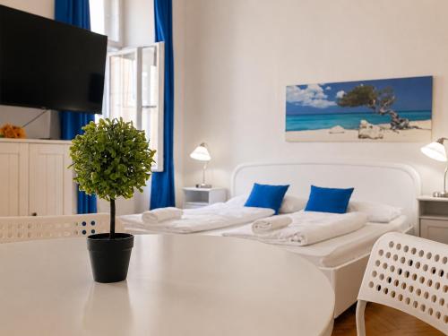 Stylish 2BR, Perfect Location & Well Connected