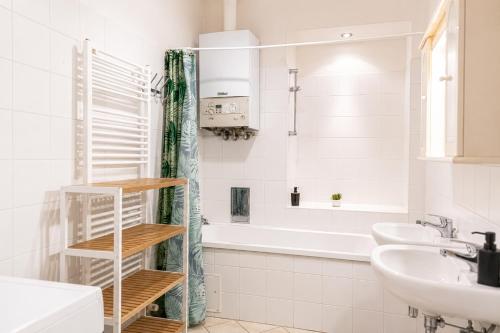 Comfortable 3BR Aprt, Next to Belvedere, Ideal for Long Stays