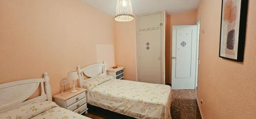 APT ALHAMBRA 3 HAB, ""2 con aire frio"" WIFFI, ZONA PLAYA de LEVANTE-PISCINA- parking Extra