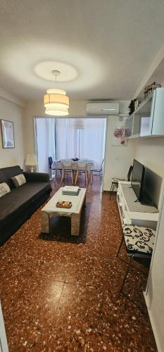 APT ALHAMBRA 3 HAB, ""2 con aire frio"" WIFFI, ZONA PLAYA de LEVANTE-PISCINA- parking Extra