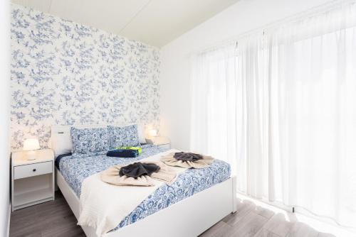 TOP New apartment center Los Cristianos