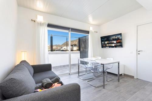 TOP New apartment center Los Cristianos