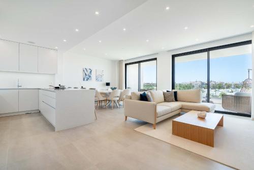 Stylish 2-Bed Apartment with Pool at Dona Ana Beach Residences