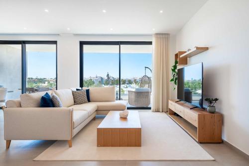 Stylish 2-Bed Apartment with Pool at Dona Ana Beach Residences