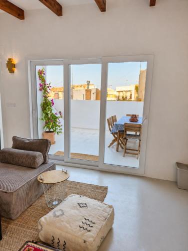 Spacious 4 bedroom townhouse with terraces and garage
