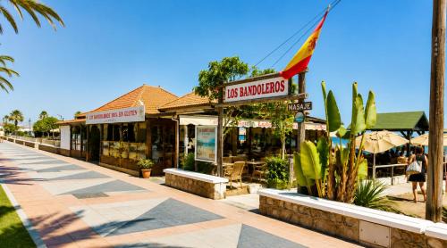Molly Beach Luxe