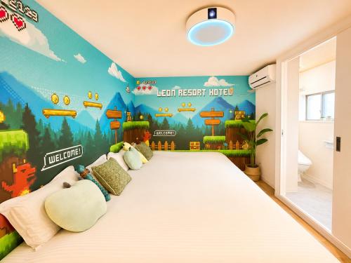 LEON RESORT HOTEL Max 9 people USJ 5 min Nanba 12 min Osaka Station 5 min Chidoribashi 5 min Shinsaibashi Osaka Castle 14 min The best location for sightseeing in Osaka USJ5分 なんば12分 大阪駅5分 千鳥橋5分 心斎橋大阪城14分