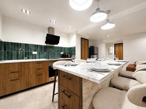 Contemporary 2BR Apartment in Paris with Netflix
