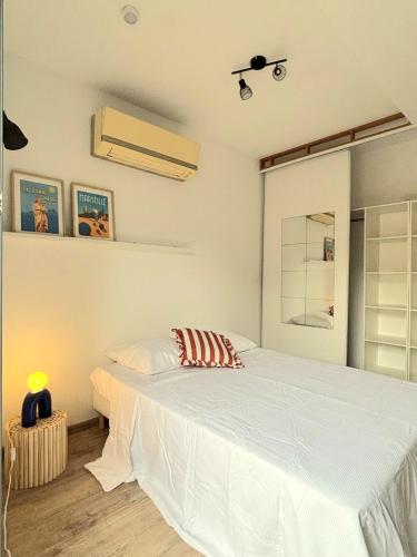 House with pool Vallon des Auffes 300 m from the port