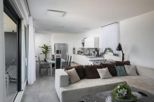 Apartment Dorota with private Pool near Fažana