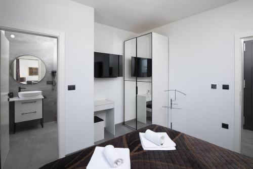 Apartment Dorota with private Pool near Fažana