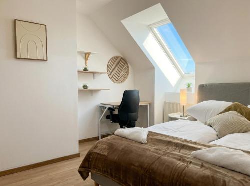 Modern 3-Bedroom Apartment with Balcony near Belvedere Palace