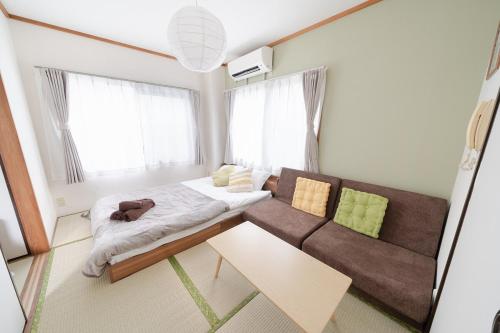 203 Convenient Shinjuku Nest 3 mins to Subway, 2Double Bed