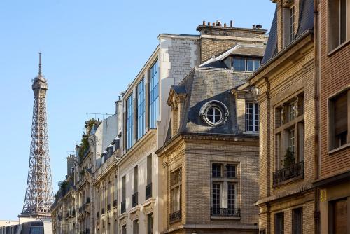 An exquisite 3-bedroom 3-bathroom apartment in Trocadéro - Eiffel Tower