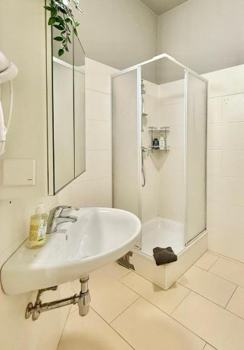 100 m2 Apartment near Metro & Center