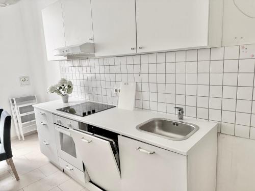 100 m2 Apartment near Metro & Center