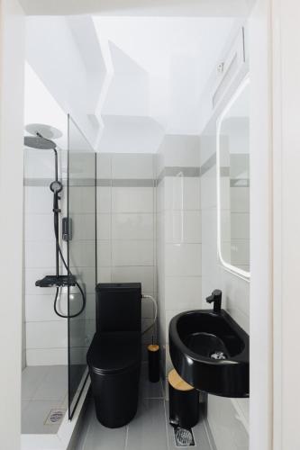 Modern & Independent Apartment - 8' from the Metro Terminal Station