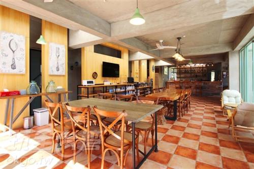 Moose & Squirrelにあるレストランまたは飲食店