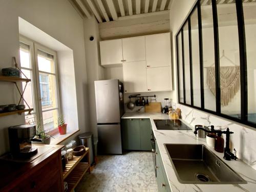 Renovated loft with terrace at Pentes Croix-Rousse
