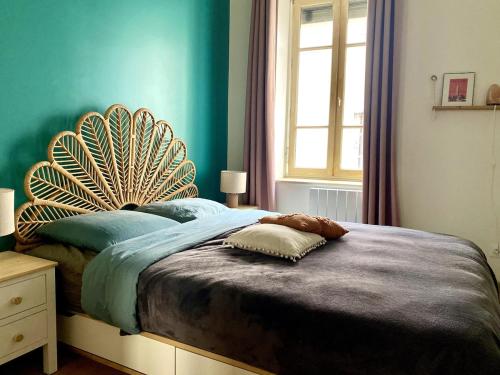 Renovated loft with terrace at Pentes Croix-Rousse